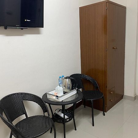 2B Cozy Hostel ตรัง Bagian luar foto