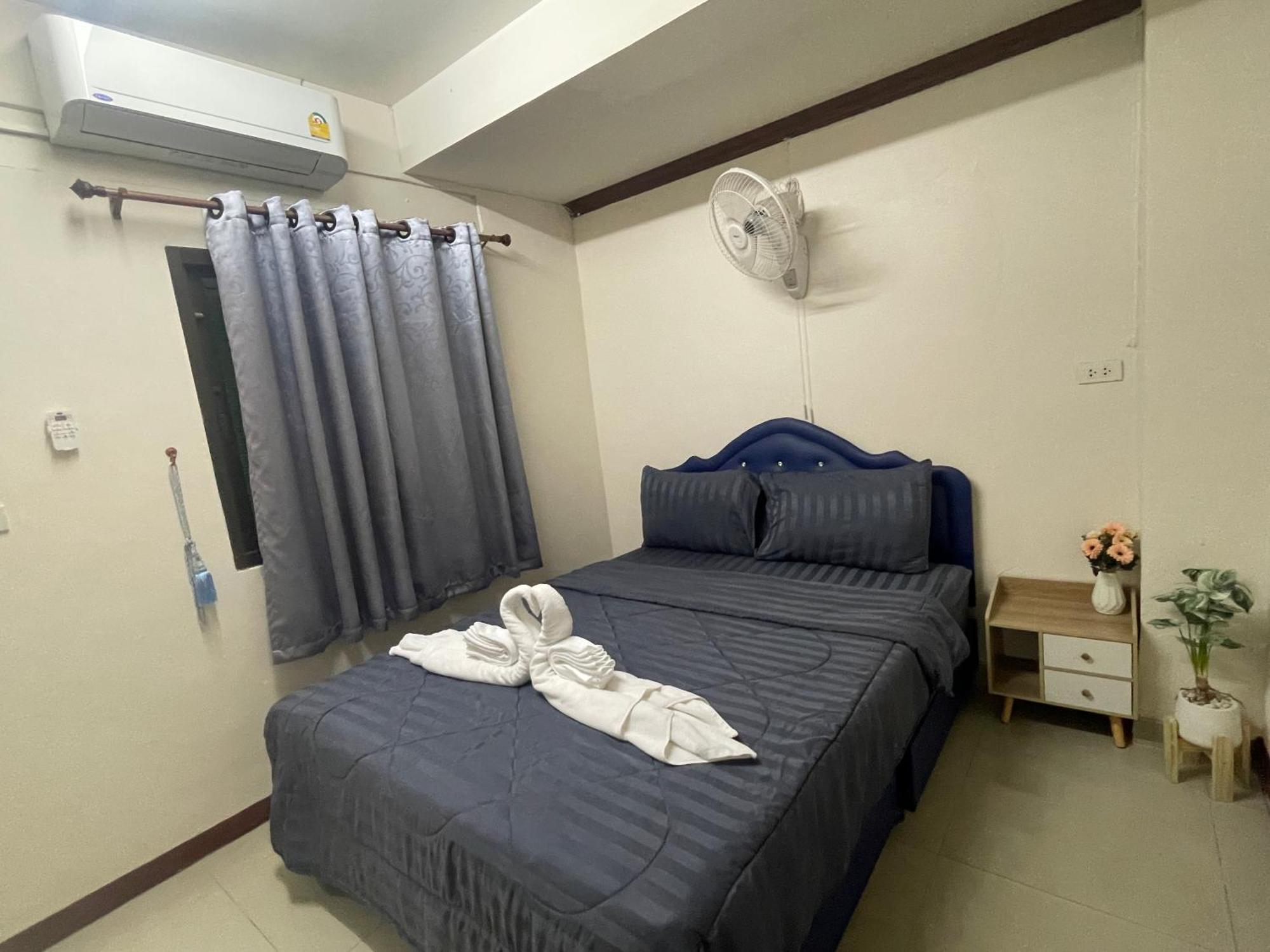 2B Cozy Hostel ตรัง Bagian luar foto