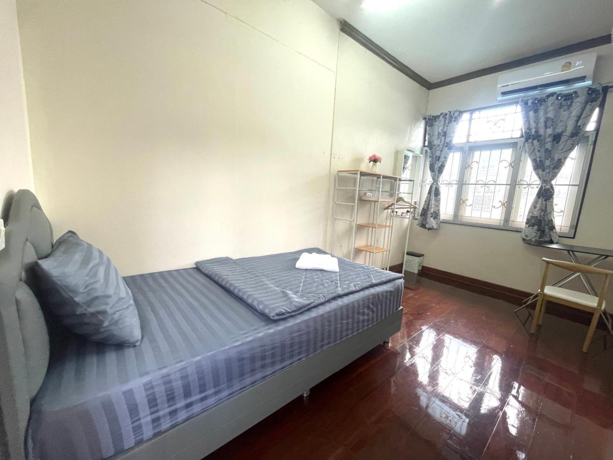 2B Cozy Hostel ตรัง Bagian luar foto