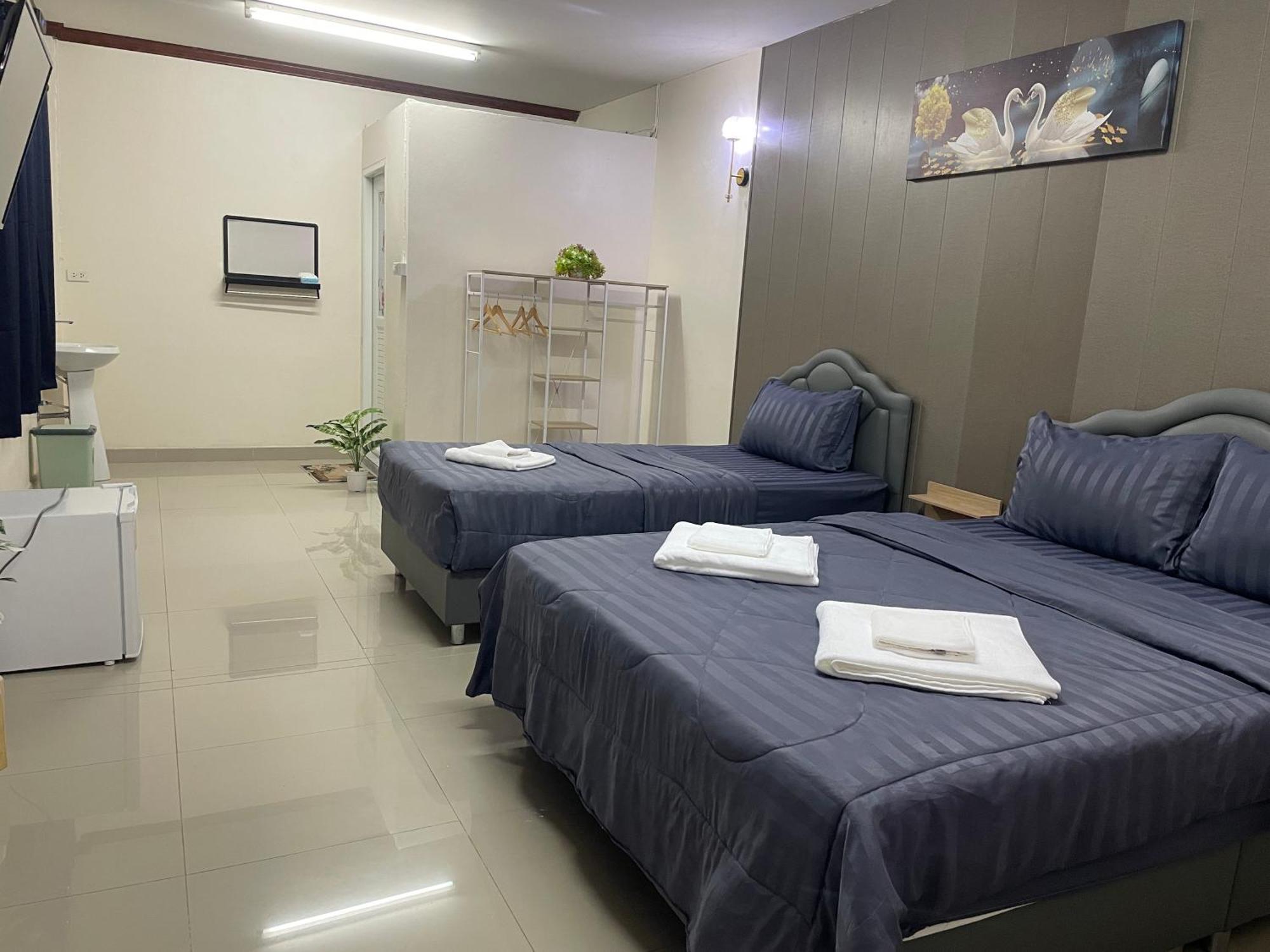 2B Cozy Hostel ตรัง Bagian luar foto