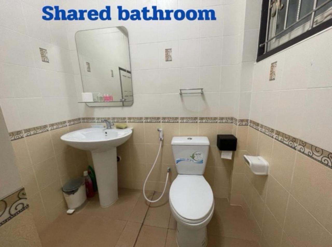 2B Cozy Hostel ตรัง Bagian luar foto