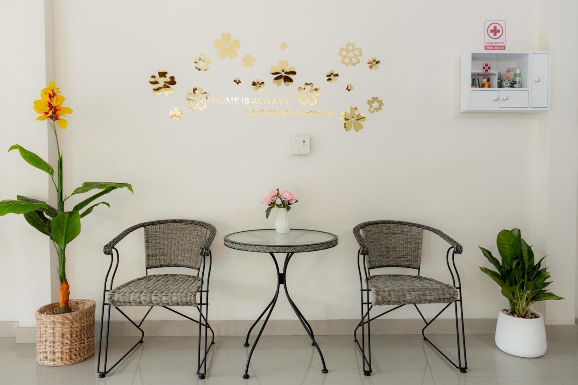 2B Cozy Hostel ตรัง Bagian luar foto