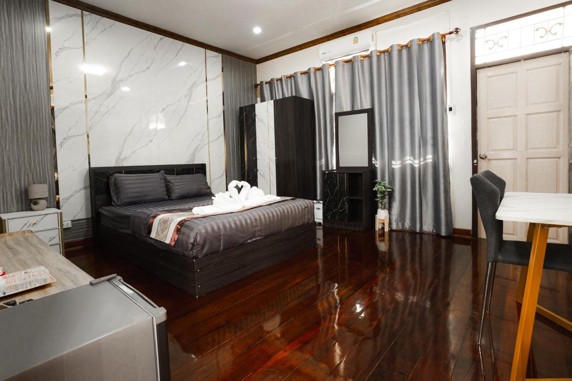 2B Cozy Hostel ตรัง Bagian luar foto